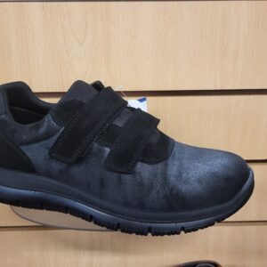 03960-01 black twin velcro shoe